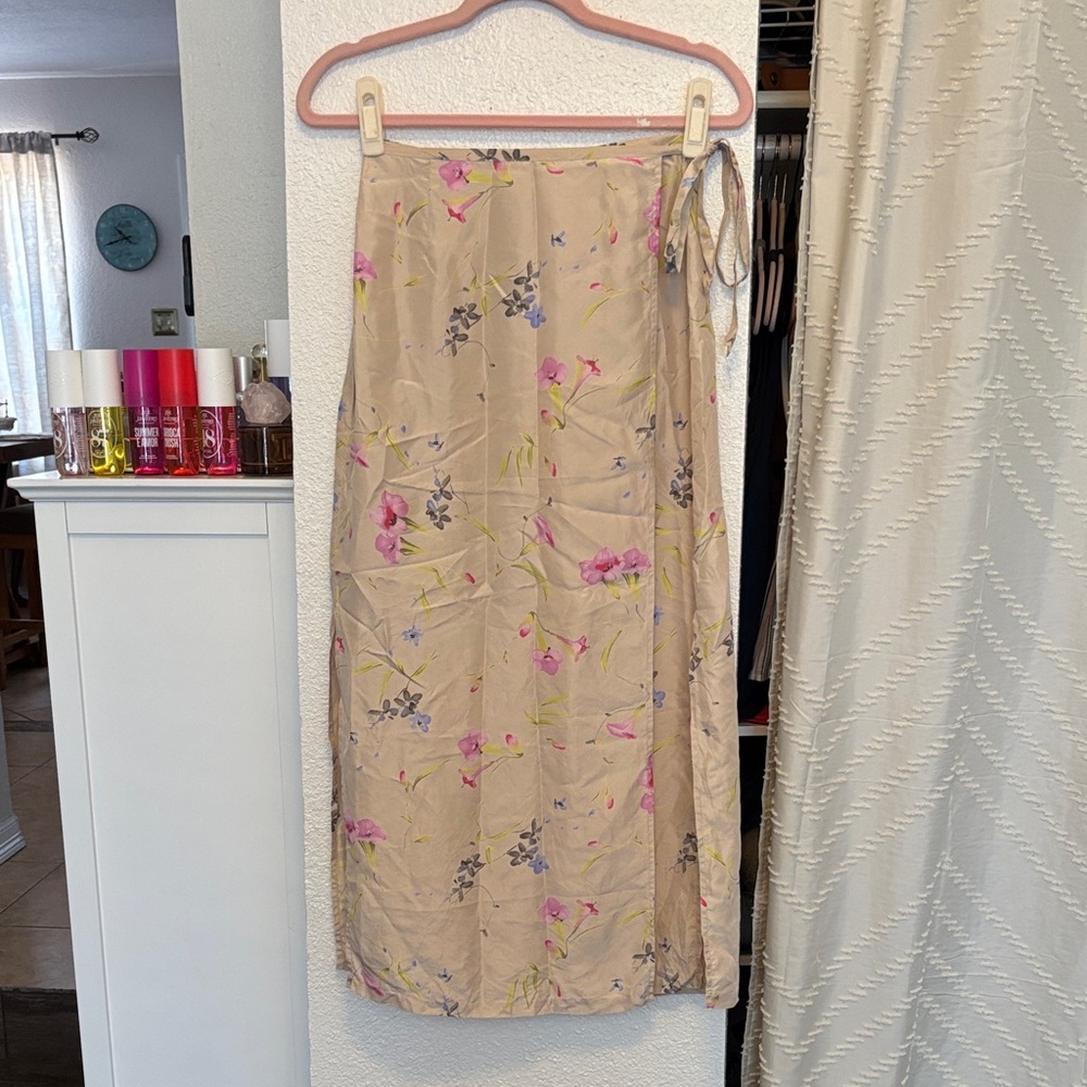Vintage Y2K 100% Silk Chic Floral Beige Midi Skirt